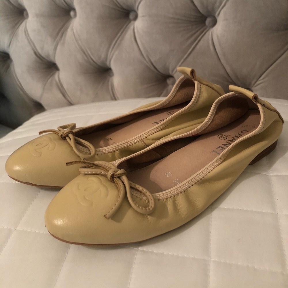 Chanel CC Logo Ballerina Flats